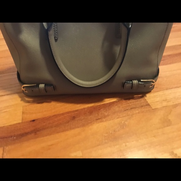 Tori Burch Robinson hand bag